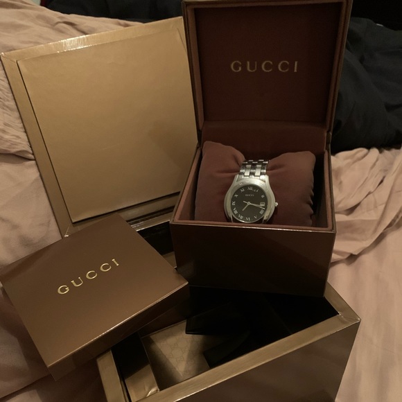 Gucci 5500 M Watch With Box Silver & Black - Picture 8 of 8